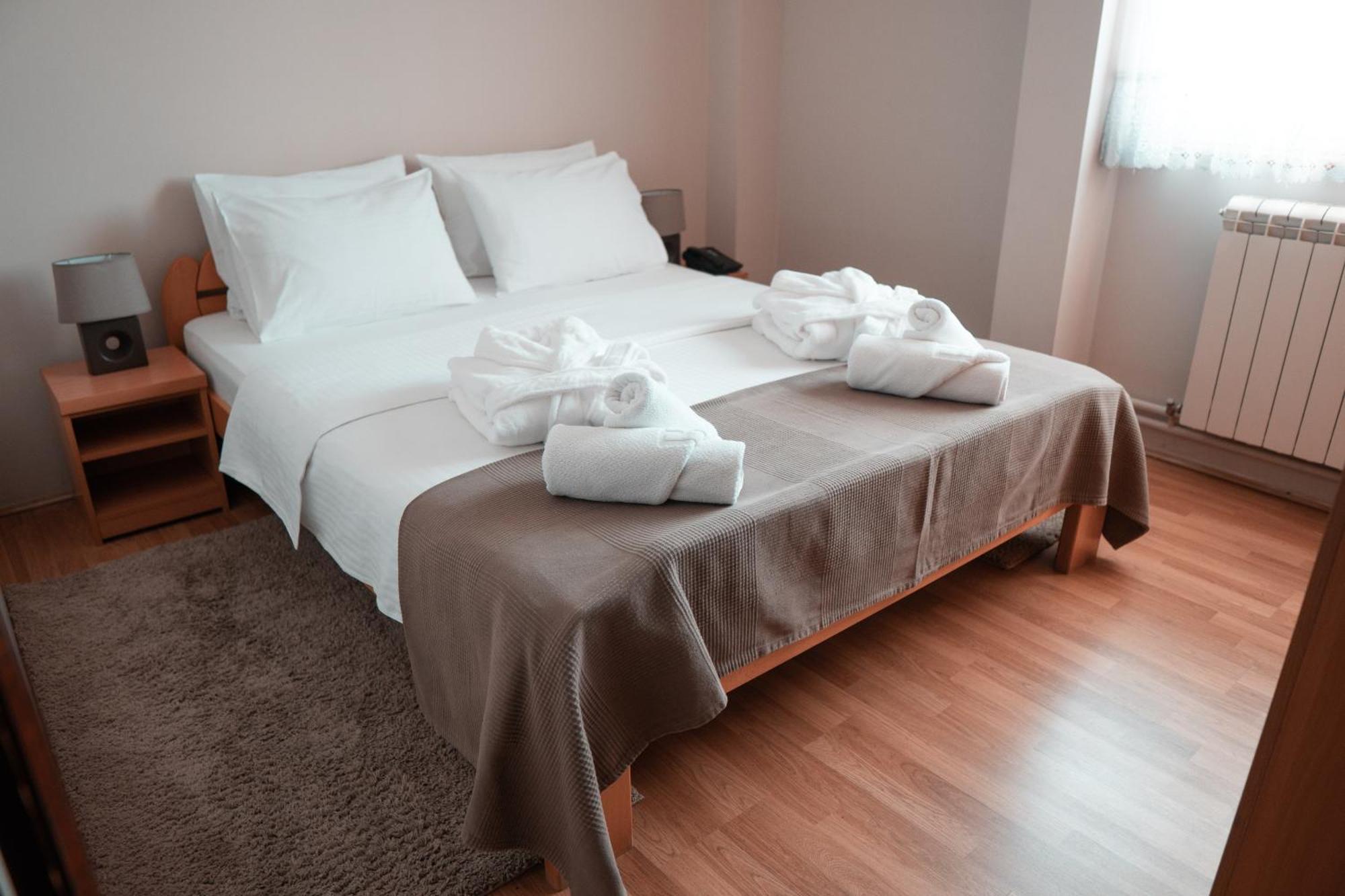Hotel Topcider Belgrado Buitenkant foto