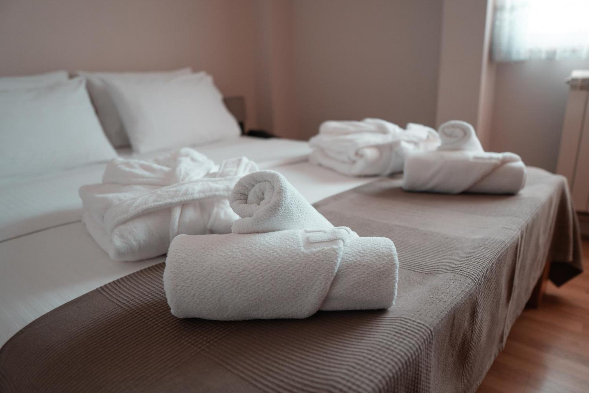 Hotel Topcider Belgrado Buitenkant foto