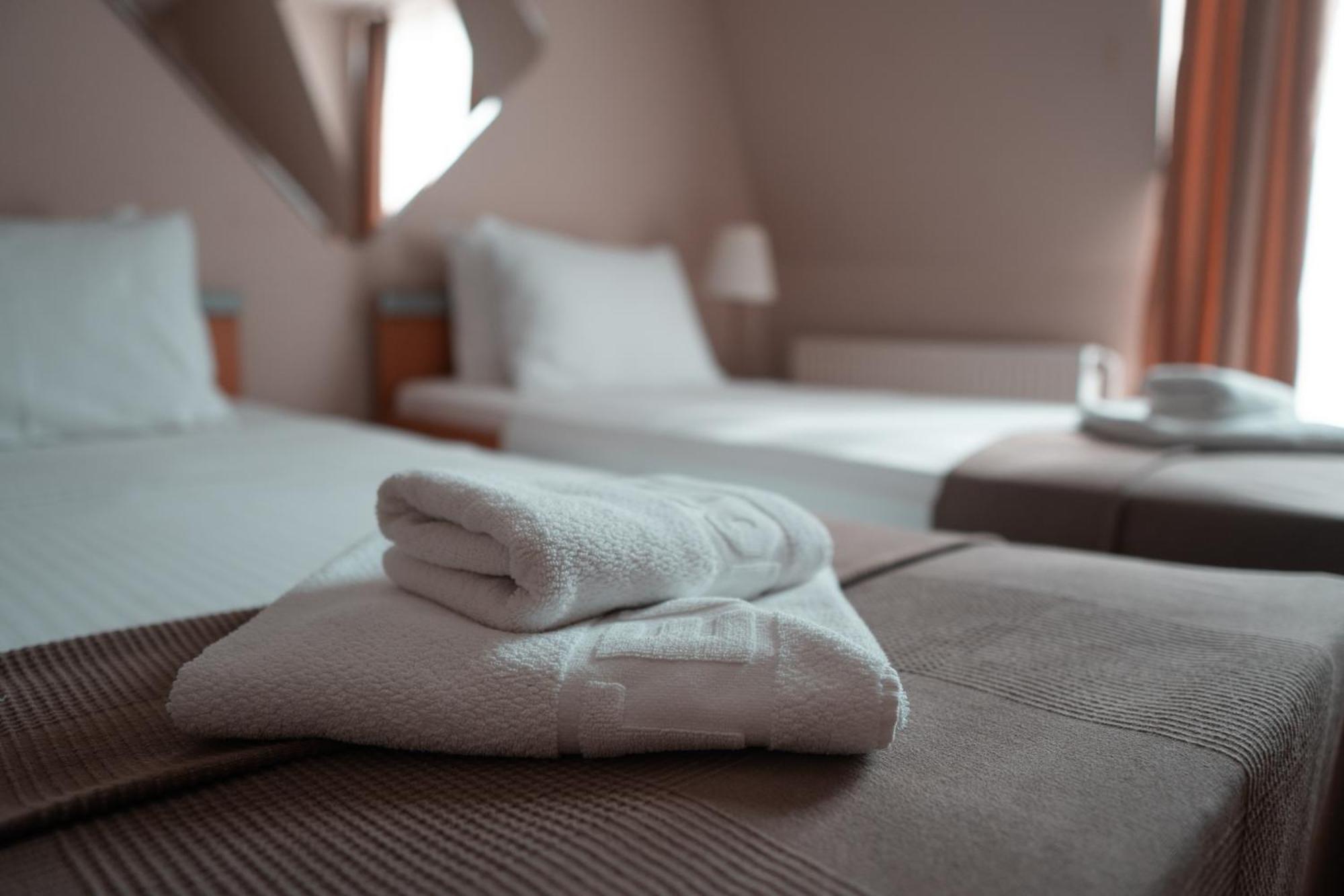 Hotel Topcider Belgrado Buitenkant foto