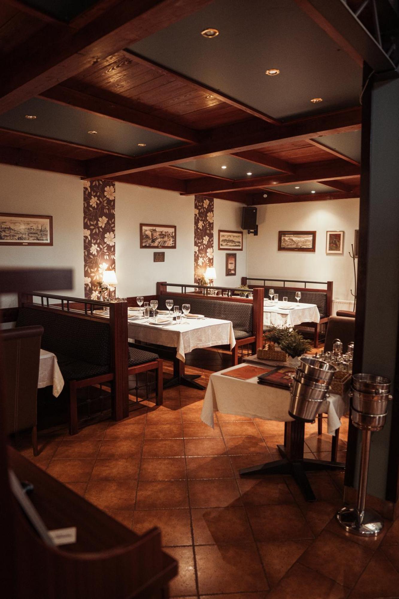 Hotel Topcider Belgrado Buitenkant foto