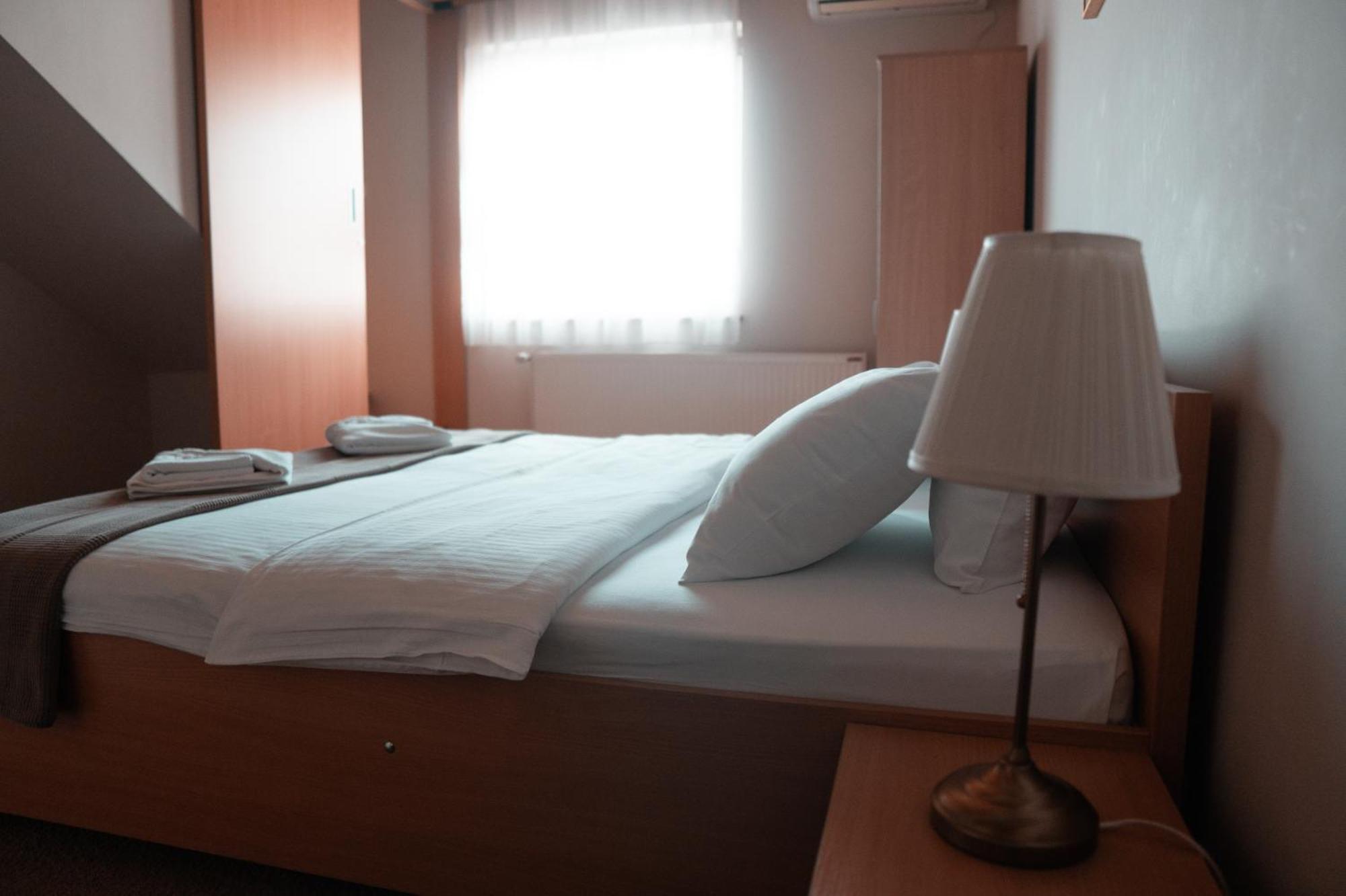 Hotel Topcider Belgrado Buitenkant foto