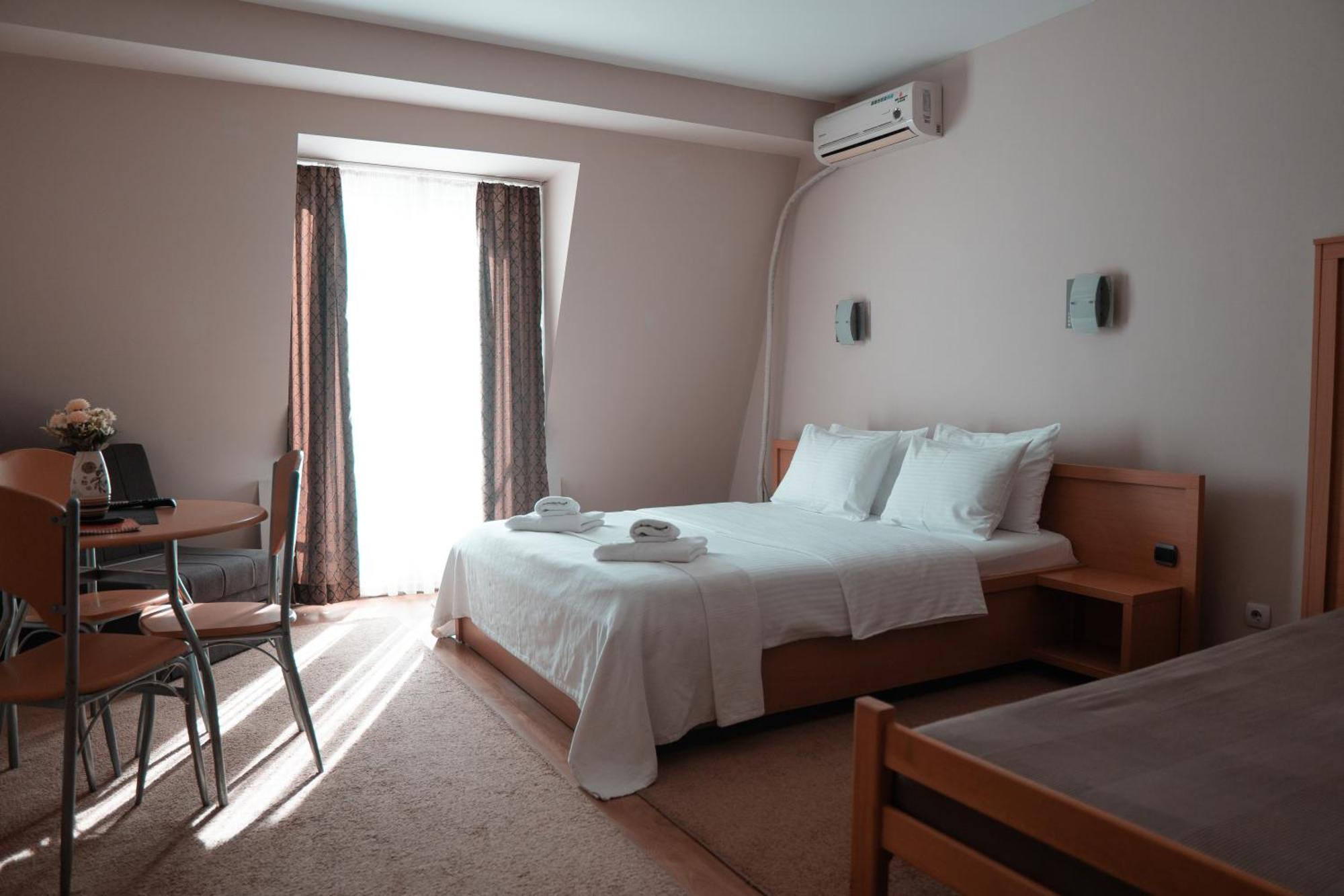 Hotel Topcider Belgrado Buitenkant foto