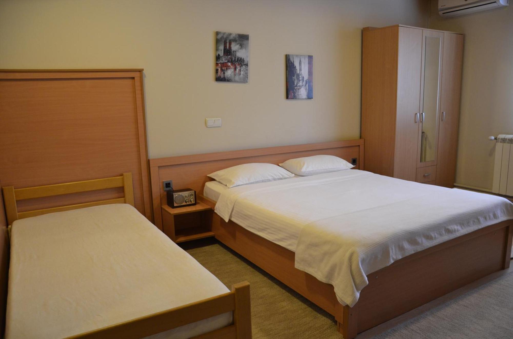 Hotel Topcider Belgrado Buitenkant foto
