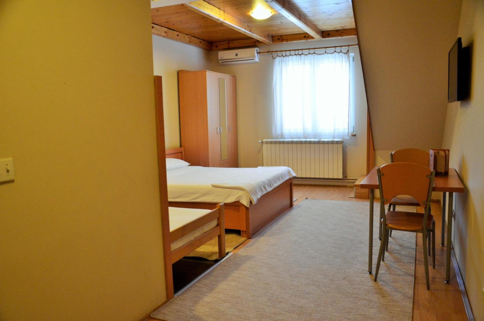 Hotel Topcider Belgrado Buitenkant foto