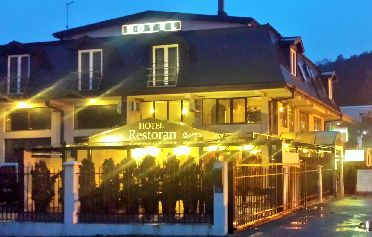 Hotel Topcider Belgrado Buitenkant foto