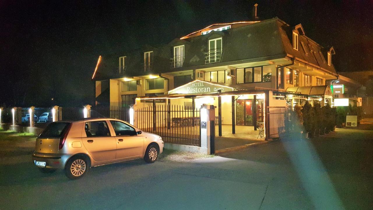 Hotel Topcider Belgrado Buitenkant foto